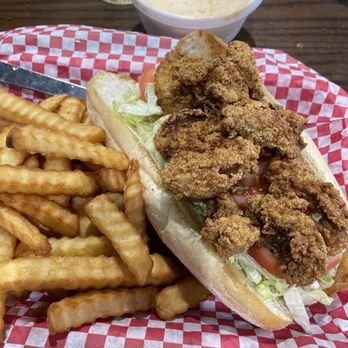 Kravers Seafood - Daphne - Oyster Po'Boy - Seafood Near Me - Daphne, Alabama