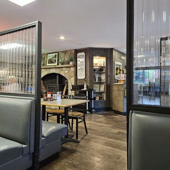 Banners Restaurant - Dining Room - Breakfast & Brunch Near Me - Conway, New Hampshire Banners Restaurant - Dining Room - Breakfast & Brunch Near Me - Conway, New Hampshire