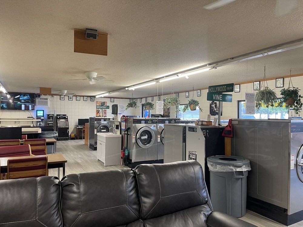 CLEAN SCENE LAUNDROMAT Updated September 2024 11 Reviews 4864 E
