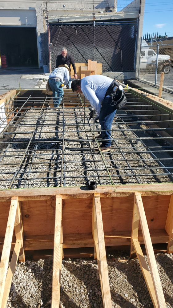 Slide of E&E Construction