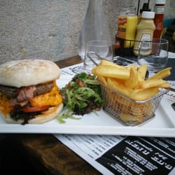 Ed's Eat & Drinks - Black Angus burger XL