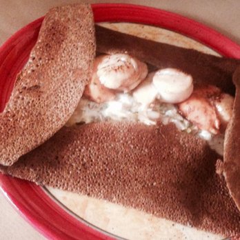Corentin - Galette de sarrasin avec 3 noix de Saint-Jacques et leur corail sur une fondue de poireaux à la crème... - Creperies Near Me - Nice, 06 Corentin - Galette de sarrasin avec 3 noix de Saint-Jacques et leur corail sur une fondue de poireaux à la crème... - Creperies Near Me - Nice, 06