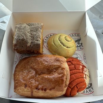 Mariachi Bakery - Pumpkin spice loaf (delicious!), seasonal flavor conchas (bad! Dry and flavorless), Jalapeño Cheese Croissant (it was ok). - Bakeries Near Me - Downey, California