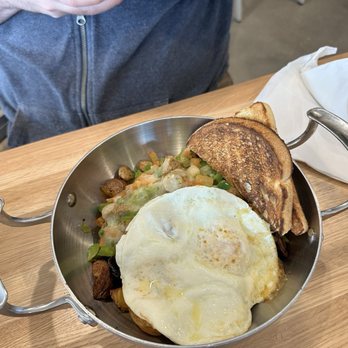 Whidbey's A Daytime Eatery - Savory Sunrise Breakfast Bowl - Breakfast & Brunch Near Me - Enterprise, Nevada