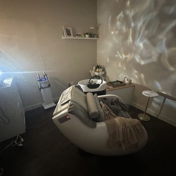 OZ Head Spa - Treatment area - Skin Care Near Me - La Habra, California OZ Head Spa - Treatment area - Skin Care Near Me - La Habra, California