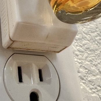 Bath & Body Works - Leaking wallflower plug in - Cosmetics & Beauty Supply Near Me - Las Vegas, Nevada Bath & Body Works - Leaking wallflower plug in - Cosmetics & Beauty Supply Near Me - Las Vegas, Nevada
