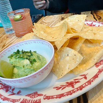 El Bebe - GUACAMOLE - Tacos Near Me - Tysons, Virginia El Bebe - GUACAMOLE - Tacos Near Me - Tysons, Virginia