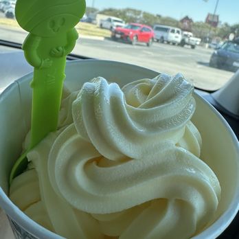 Menchie's Frozen Yogurt - Dole Pineapple - Ice Cream & Frozen Yogurt Near Me - Austin, Texas
