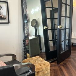 Le Blanc Salon Suites - Kaleigh's suite