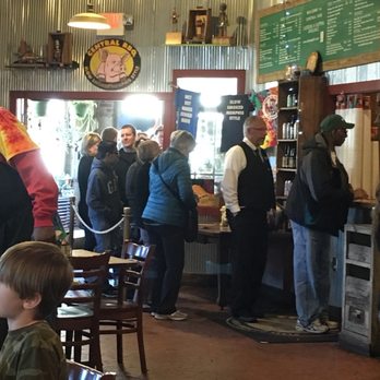 Central BBQ - Lunch line - Barbeque Near Me - Memphis, Tennessee Central BBQ - Lunch line - Barbeque Near Me - Memphis, Tennessee