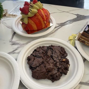 Bijoux French Pastry - Chocolate Flourless Cookie - Bakeries Near Me - Montclair, New Jersey