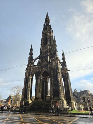 Scott Monument by null