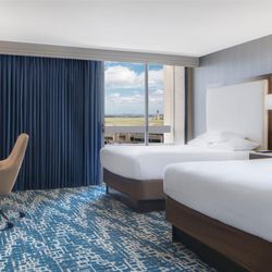Hyatt Regency - Guest Room