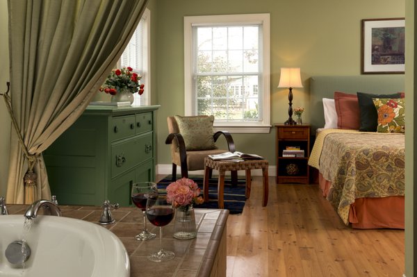 Inn at Huntingfield Creek and Getaway Cottages by null