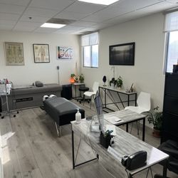 Masangkay Chiropractic - Treatment room