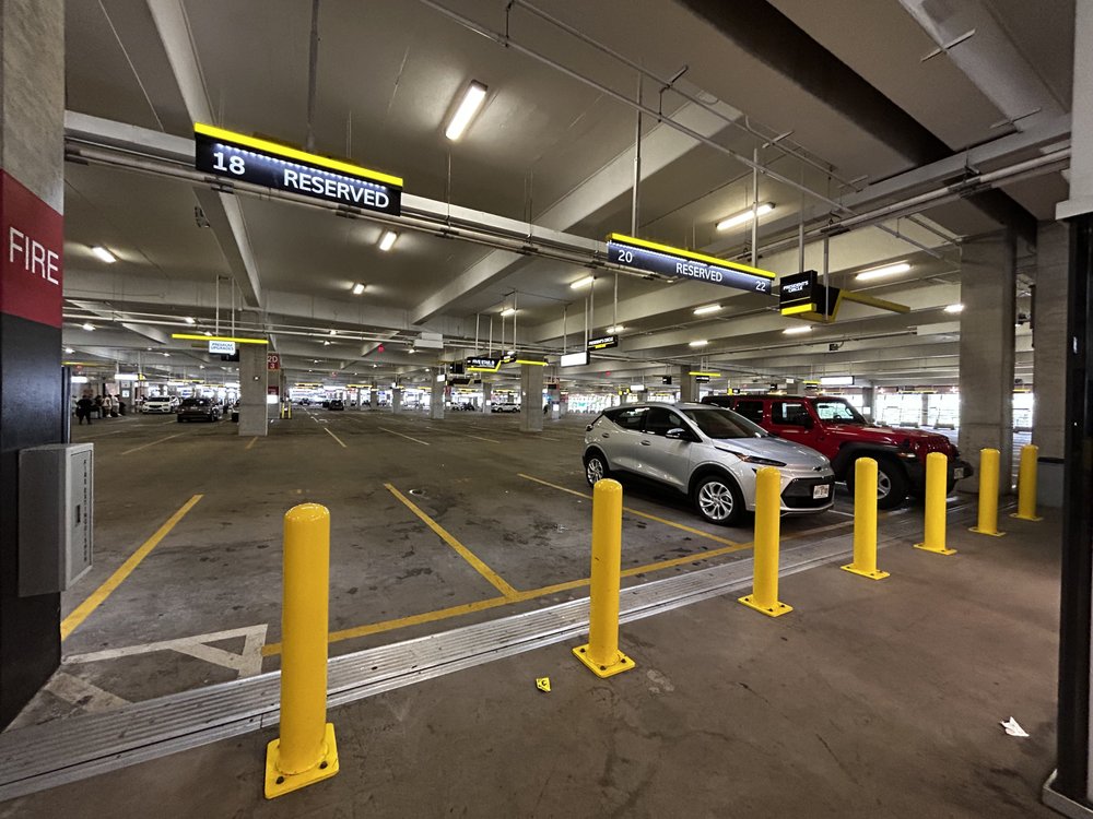 Hertz - Car Rental Near Me - Kahului, Hawaii Hertz - Car Rental Near Me - Kahului, Hawaii