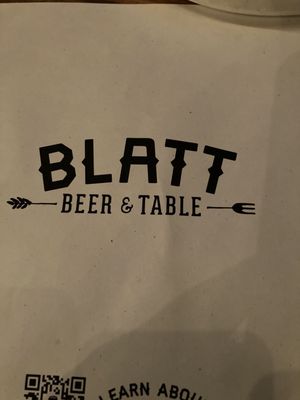 Blatt Beer & Table by null