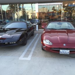 Exterior photo of Galpin Jaguar - Van Nuys, California Exterior photo of Galpin Jaguar - Van Nuys, California