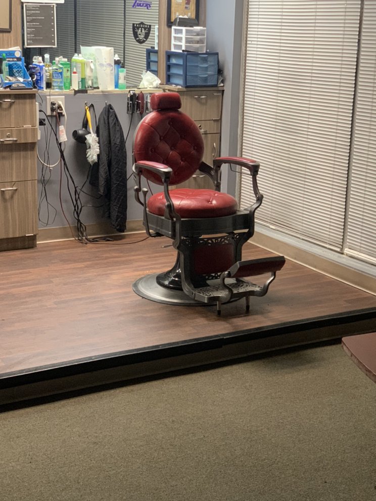 PHILLIPS BARBER SHOP Updated August 2024 714 Central Ave, Hamilton