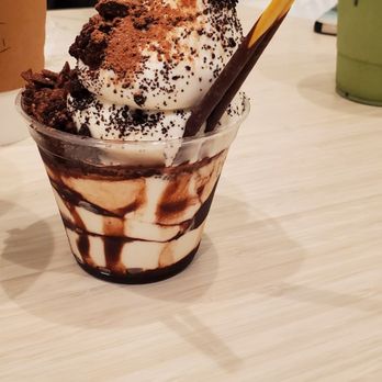 Cafe Auburndale - Oreo soft serve - Coffee & Tea Near Me - Flushing, New York