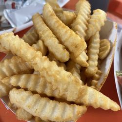 Lafayette Bowling Lanes - Crispy and tasty crinkle fries