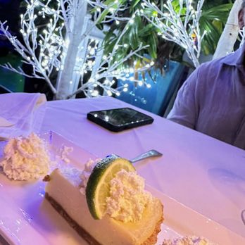 La Te Da Restaurant - Fantastic Key Lime Pie - New American Near Me - Key West, Florida La Te Da Restaurant - Fantastic Key Lime Pie - New American Near Me - Key West, Florida