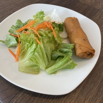 Siam Le Bien - Spring roll and salad (part of lunch special) - Thai Near Me - Burnaby, British Columbia Siam Le Bien - Spring roll and salad (part of lunch special) - Thai Near Me - Burnaby, British Columbia