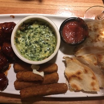 Applebee's Grill + Bar - This is my second plate. It's just as bad as my first one. - Sports Bars Near Me - Auburn, Alabama