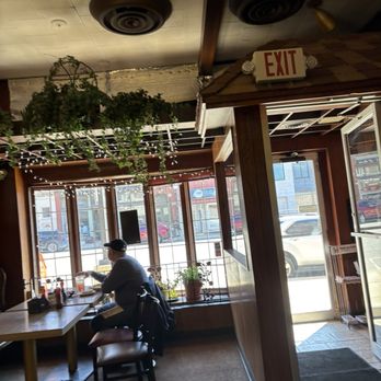 Old Hamlin Restaurant - Interior - Breakfast & Brunch Near Me - Ludington, Michigan
