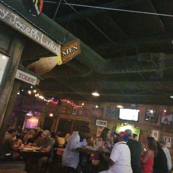 Blue Canoe - Tried capturing a dining room view.On this Saturday night, people are jammed in here for good music playing(the blues currently)& good food! - Bars Near Me - Tupelo, Mississippi