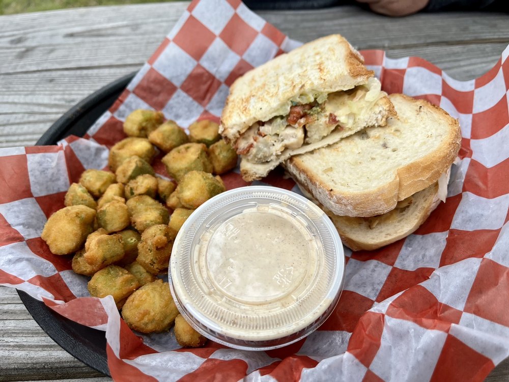 Barefoot's Sandwich Shoppe Logo