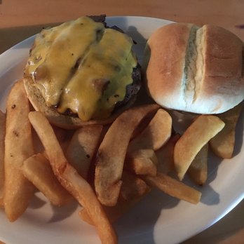 R P Tracks - Bacon cheddar burger as it was served. Excellent. - American Near Me - Memphis, Tennessee R P Tracks - Bacon cheddar burger as it was served. Excellent. - American Near Me - Memphis, Tennessee