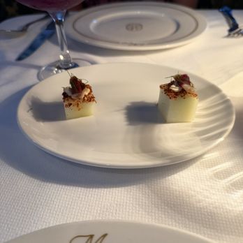 Mister Charles - Canapé - American Near Me - Dallas, Texas
