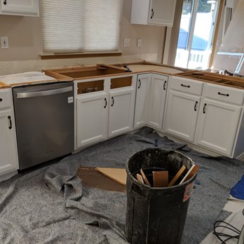 Budget Granite and Stone - During install - Countertop Installation Near Me - Lynnwood, Washington Budget Granite and Stone - During install - Countertop Installation Near Me - Lynnwood, Washington
