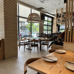 Peter Chang - Clean restaurant
