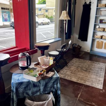 Turn The Page - here you get some of the open air vibe the store boasts - Used Bookstore Near Me - Hilo, Hawaii