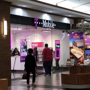 T-Mobile - Entrance at uptown Pearlridge by TJ Maxx - Electronics Near Me - Aiea, Hawaii