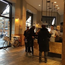 Panini Durini - L'ingresso su Corso Magenta.