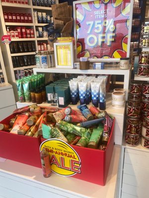 BATH & BODY WORKS - Updated May 2026 - 3101 Silverlake Village Dr