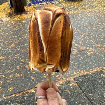 Mister - Oreo S'more sandwich - Ice Cream & Frozen Yogurt Near Me - Vancouver, British Columbia