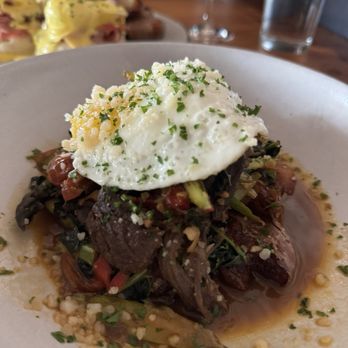 Purple Cafe And Wine Bar - Short Rib Hash - Cocktail Bars Near Me - Seattle, Washington