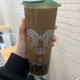 Roasted Oolong Milk Tea with Boba Roasted Oolong Milk Tea with Boba