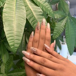 Luvz Nails Salon