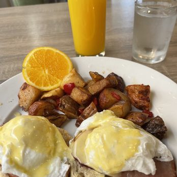 Shorehouse Kitchen - Eggs Benedict - Breakfast & Brunch Near Me - Carlsbad, California Shorehouse Kitchen - Eggs Benedict - Breakfast & Brunch Near Me - Carlsbad, California