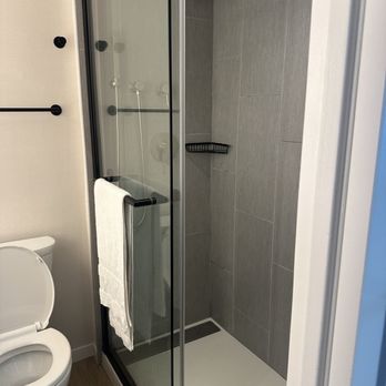 Sheraton Boston Hotel - Shower - Hotels Near Me - Boston, Massachusetts