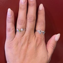 My nails were done 3 weeks ago and they are still looking fabulous. I'll be seeing Yeraldin this week. My nails were done 3 weeks ago and they are still looking fabulous. I'll be seeing Yeraldin this week.
