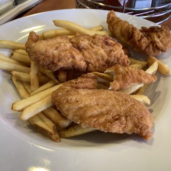 Duckie's Chowder House - Chicken tenders and chips. - Seafood Near Me - Cayucos, California Duckie's Chowder House - Chicken tenders and chips. - Seafood Near Me - Cayucos, California