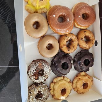 Randy's Donuts - Donuts Near Me - Costa Mesa, California Randy's Donuts - Donuts Near Me - Costa Mesa, California