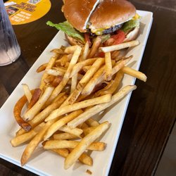 Dave & Buster's Tulsa - Classic Burger