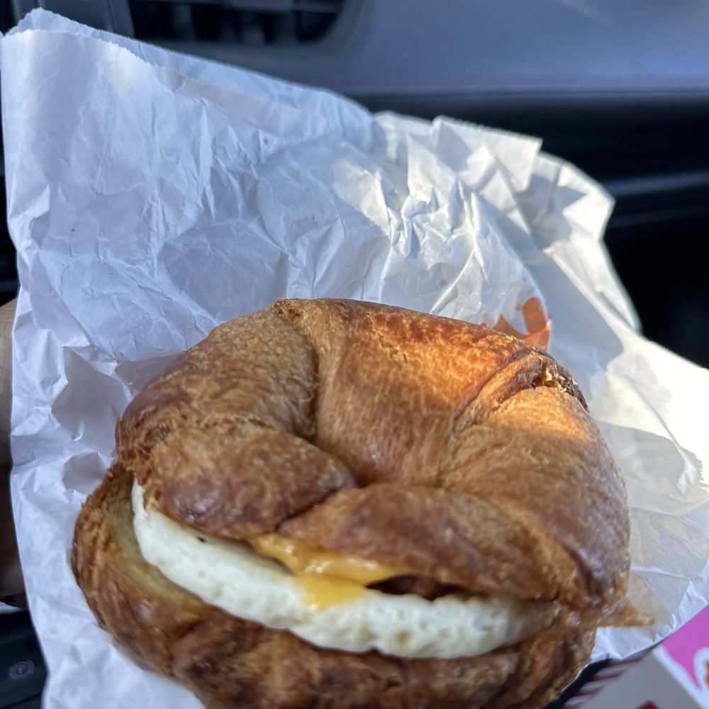Dunkin' - MAPLE SUGAR BACON BREAKFAST SANDWICH - Breakfast & Brunch Near Me - Lodi, California Dunkin' - MAPLE SUGAR BACON BREAKFAST SANDWICH - Breakfast & Brunch Near Me - Lodi, California
